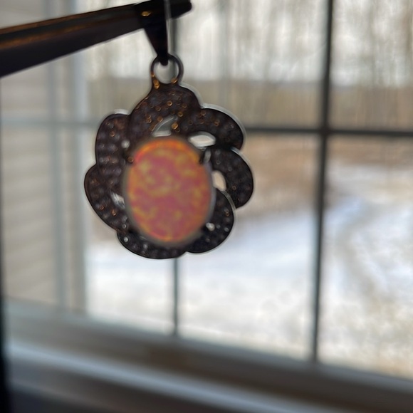 Elegant Silver Opal Pendant - Picture 5 of 5